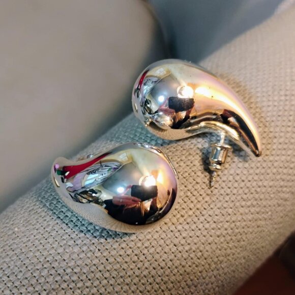 NWOT silver drop statement earrings - Picture 2 of 3